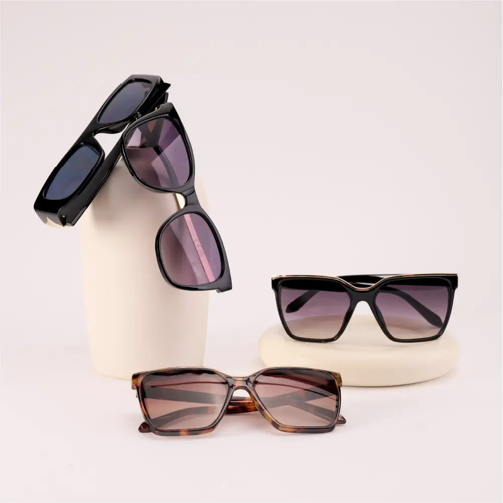 Mad Shade Bold Black Square Frame with Gold Arm Accent UV400 Lens – Oversized Retro 90s Inspired Shades #59 - Image 6
