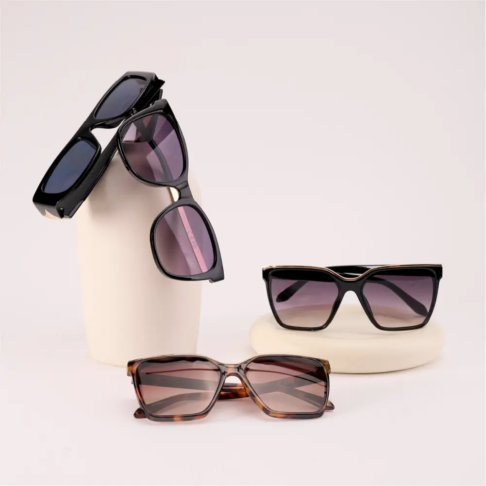Mad Shade Bold Black Square Frame with Gold Top Bar Accent UV400 Lens – Oversized Retro 90s Inspired Shades #57 - Image 6