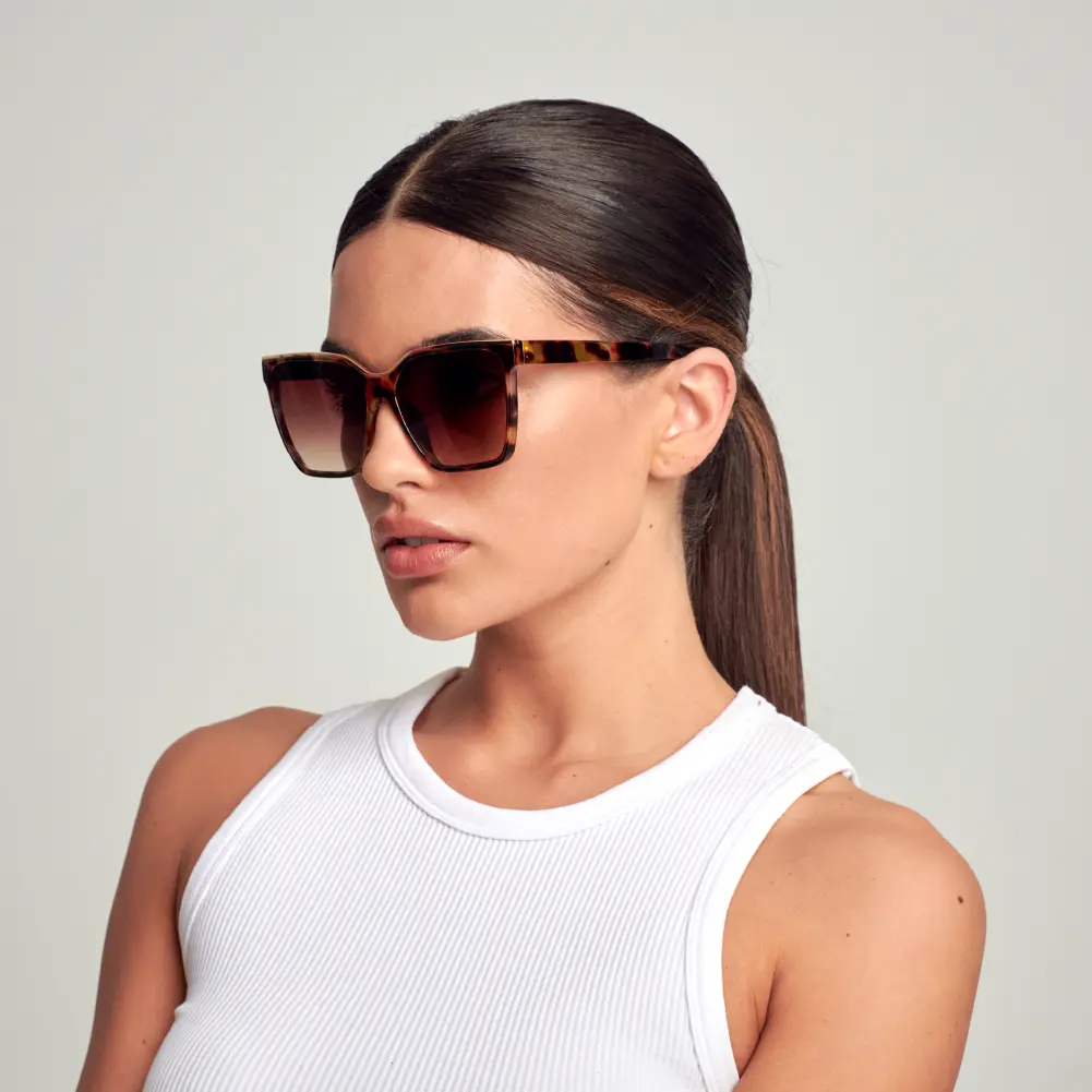 Mad Shade Bold Tortoise Square Frame with Gold Temple Accent UV400 Lens – Oversized Retro 90s Inspired Shades #55 - Image 2
