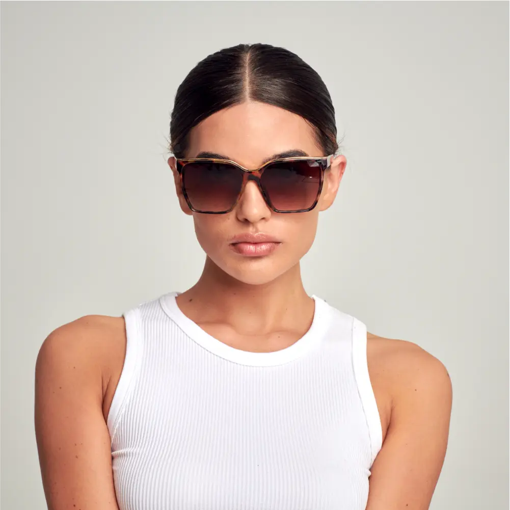 Mad Shade Bold Tortoise Square Frame with Gold Temple Accent UV400 Lens – Oversized Retro 90s Inspired Shades #55 - Image 3