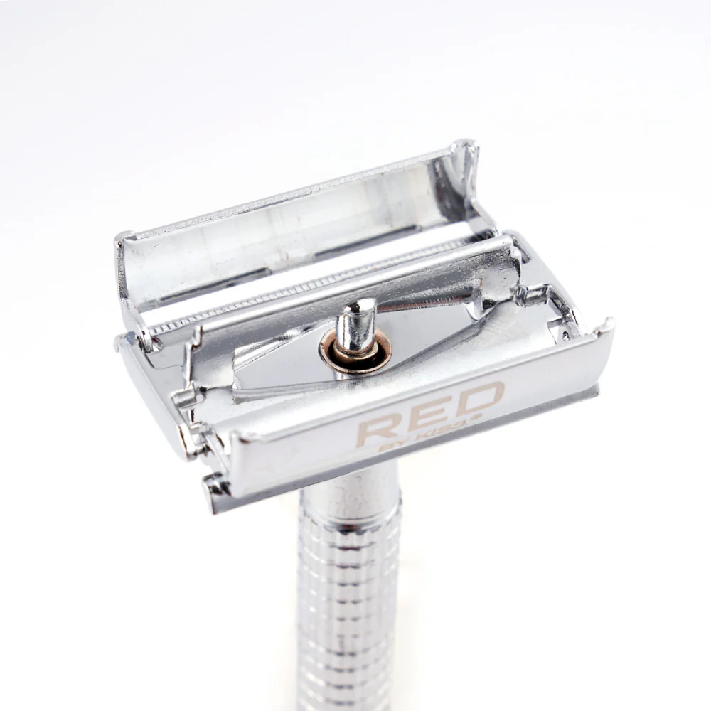 RED by KISS Classic Shaver with 2pcs Blades - Image 3