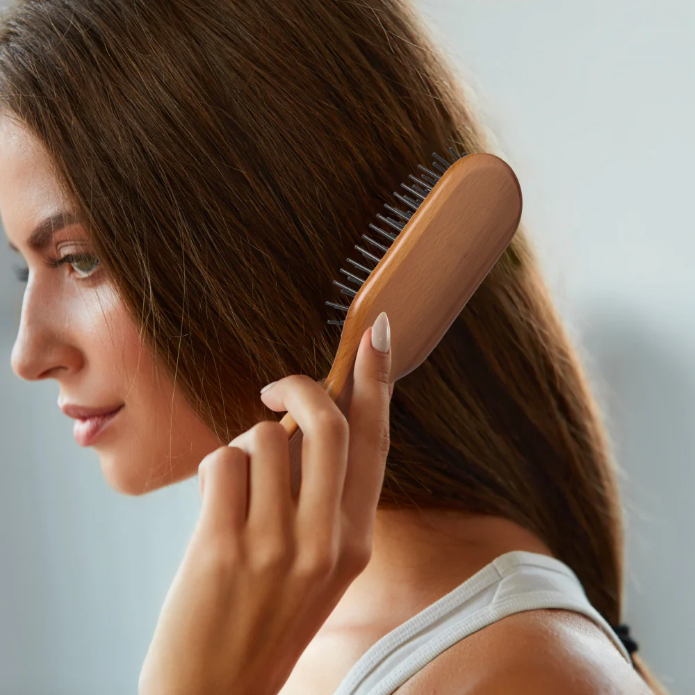 RED by KISS Evergreen Wooden Styling Mini Hair Brush - Image 4