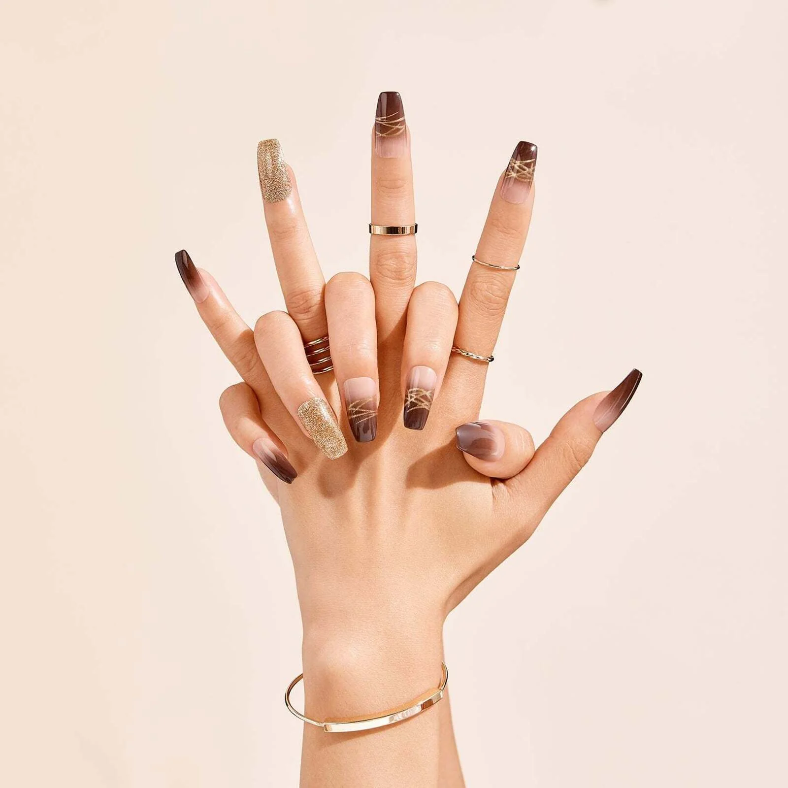 Gold Finger Gel Glam Design - Image 2