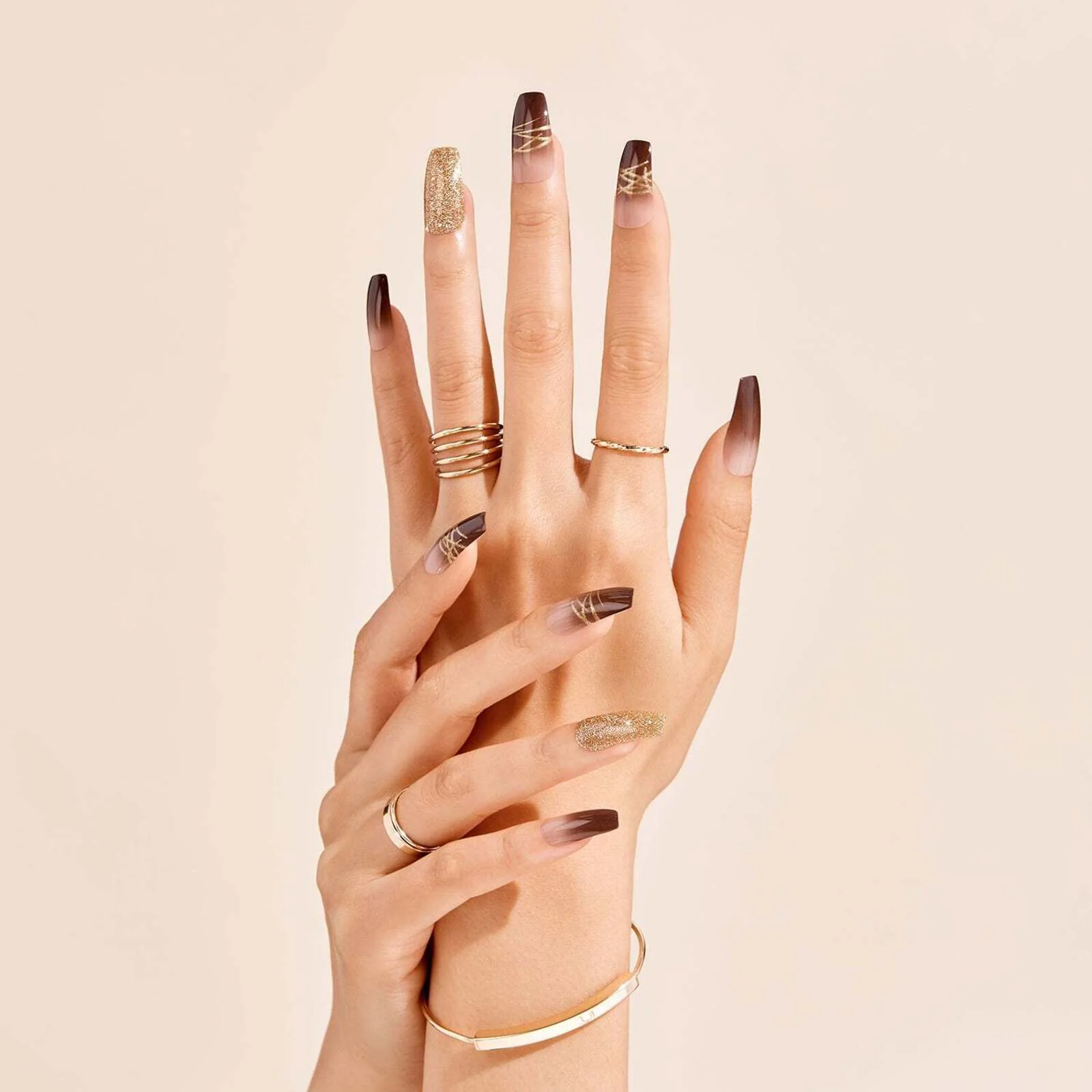 Gold Finger Gel Glam Design - Image 3