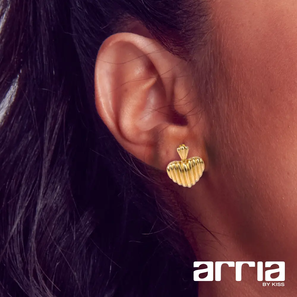 Arria Ribbed Heart Earrings in Gold Tone – 29×35.5mm - Image 2