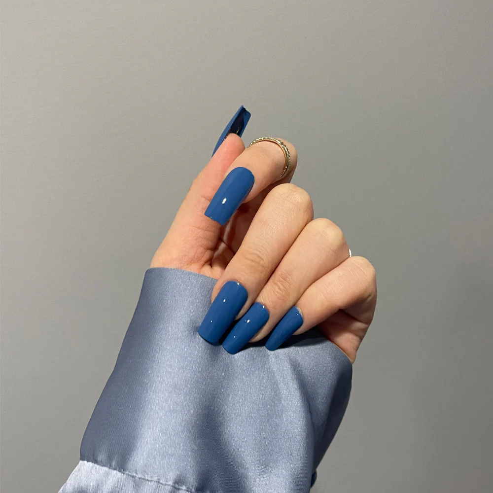 Gold Finger Solid Color Nails - Image 2